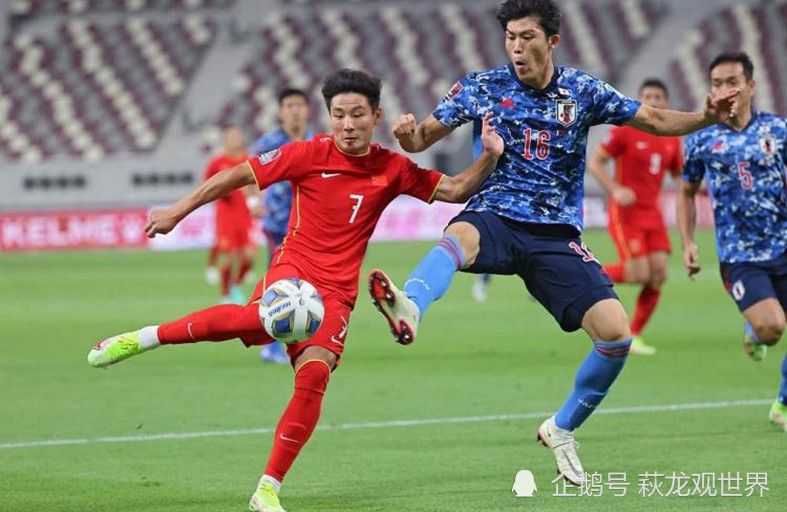 拜仁1-3扳回一城　第49分钟，于帕梅卡诺趟球过大后传球被埃比姆贝挡下，法兰克福反击，马尔穆什带球推进送助攻，埃比姆贝前插左脚破门，法兰克福4-1领先　第60分钟，马尔穆什助攻克瑙夫破门，边裁示意越位，随后VAR回放判定没有越位，进球有效！